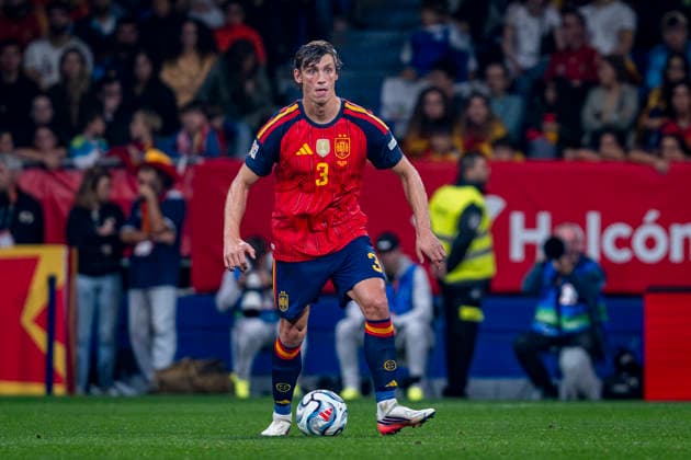 Spain v Czechia - UEFA Nations League 2026 27 Group A3 MD3 OVIEDO, SPAIN - OCTOBER 3: Robin Le Normand of Spain is in action with the ball during the UEFA Nations League 2026 27 group phase match between Spain and Czechia at Estadio Carlos Tartiere on October 3, 2026 in Oviedo, Spain. Oviedo Estadio Carlos Tartiere Oviedo Spain Copyright: xAlbertoxGardinx AGardin_20261003_Foot_Spa_Cze_0543