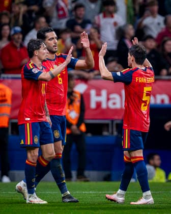 Spain v Czechia - UEFA Nations League 2026 27 Group A3 MD3 OVIEDO, SPAIN - OCTOBER 3: Players of Spain (from L to R) Yeremy Pino, Mikel Merino, Fran Garcia celebrates a goal during the UEFA Nations League 2026 27 group phase match between Spain and Czechia at Estadio Carlos Tartiere on October 3, 2026 in Oviedo, Spain. Oviedo Estadio Carlos Tartiere Oviedo Spain Copyright: xAlbertoxGardinx AGardin_20261003_Foot_Spa_Cze_0545
