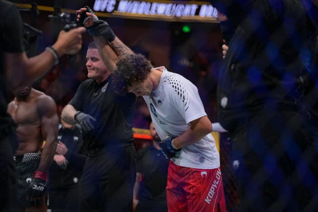 October 3, 2026, Salt Lake City, Utah, USA: ROMAN KOPYLOV defeated ATEBA GAUTIER by TKO (strikes) at 3:12 of Round 1 during UFC 332 at the Delta Arena in Utah. Salt Lake City USA - ZUMAo117 20261003_zsp_o117_131 Copyright: xMikaelxOnax