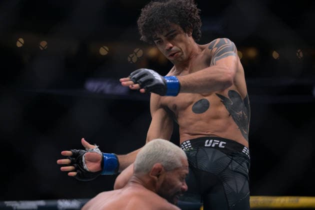 October 3, 2026, Salt Lake City, Utah, USA: PAYTON TALBOTT defeated DEIVESON FIGUEIREDO by TKO (strikes) at 2:09 of Round 1 during UFC 332 at the Delta Arena in Salt Lake City. UFC 332: Payton Talbott Defeated Deiveson Figueiredo By TKO.  - ZUMAo117 20261003_zsp_o117_150 Copyright: xMikaelxOnax