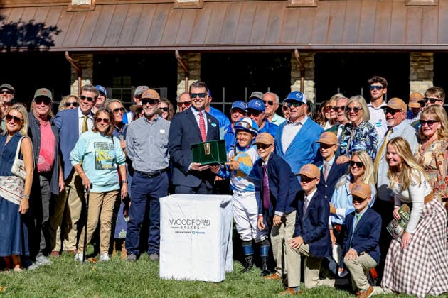 October 3, 2026, Lexington, Ky, USA: Joe Shiesty (6) ridden by Fernando De La Cruz wins the Woodford Stakes presented by Fanduel (Grade 2) at Keeneland in Lexington, Kentucky on October 3, 2026. Eclipse Sportswire CSM HORSE RACING 2026: Coolmore Turf Mile Day Keeneland OCT 03 - ZUMAcs17 20261003_faf_cs17_263 Copyright: xTimxSudduthx