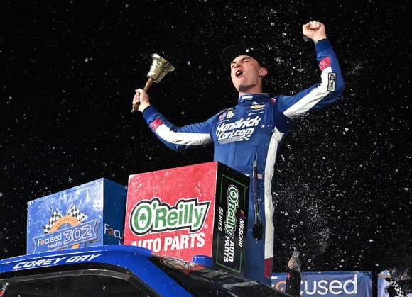 LAS VEGAS, NV - OCTOBER 03: Corey Day ( 17 Hendrick Motorsports HendrickCars.com Chevrolet) celebrates in victory lane after winning the NASCAR, Motorsport, USA O™Reilly Auto Parts Series Focused Health 302 playoff race at Las Vegas Motor Speedway Saturday Oct. 3, 2026 in Las Vegas, Nevada. (Photo by Will Lester Icon Sportswire) AUTO: OCT 03 NASCAR O™Reilly Auto Parts Series Focused Health 302 EDITORIAL USE ONLY Icon26100355452