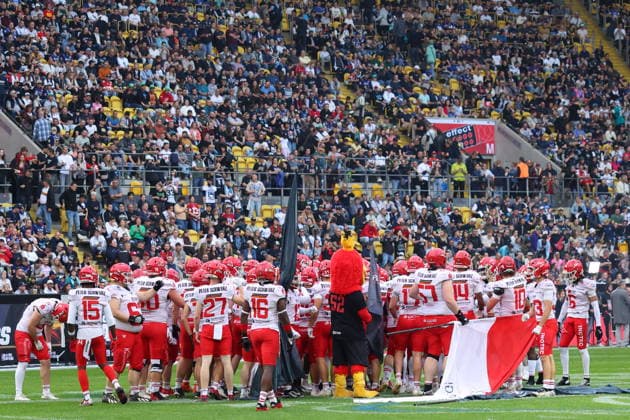 Team Huddle of the Potsdam Royals, Dresden Monarchs vs Potsdam Royals, American Football, GFL, German Football League, Season 2026, GFL-Bowl, 03.10.2026, GFLBowl2026 Photo: PFA Klaus Sack Dresden Rudolf-Harbig-Stadion Deutschland Copyright: xPFA KlausxSackx