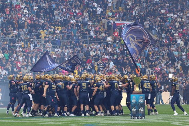 Team Huddle of the Dresden Monarchs, Dresden Monarchs vs Potsdam Royals, American Football, GFL, German Football League, Season 2026, GFL-Bowl, 03.10.2026, GFLBowl2026 Photo: PFA Klaus Sack Dresden Rudolf-Harbig-Stadion Deutschland Copyright: xPFA KlausxSackx