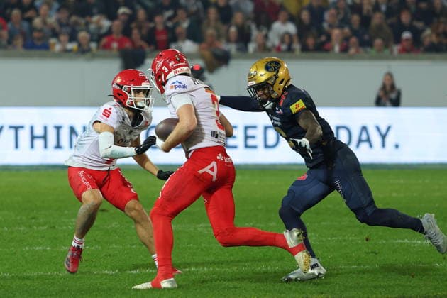 Maximilian McLeod (Potsdam Royals, 3) runs with the ball, Dresden Monarchs vs Potsdam Royals, American Football, GFL, German Football League, Season 2026, GFL-Bowl, 03.10.2026, GFLBowl2026 Photo: PFA Klaus Sack Dresden Rudolf-Harbig-Stadion Deutschland Copyright: xPFA KlausxSackx