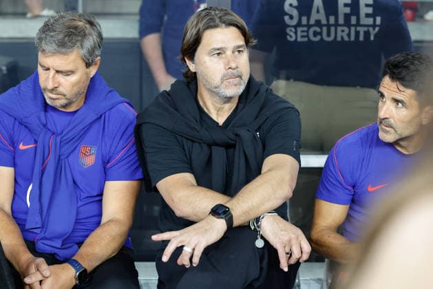 GLENDALE, AZ - OCTOBER 03: United States of America manager Mauricio Pochettino looks on before the International Friendly, Länderspiel, Nationalmannschaft soccer match between Mexico and the United States of America on October 3, 2026 at State Farm Stadium in Glendale, Arizona. (Photo by Kevin Abele Icon Sportswire) SOCCER: OCT 03 USA vs Mexico EDITORIAL USE ONLY Icon261003020