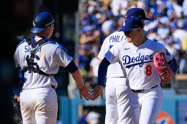 October 3, 2026, Los Angeles, California, USA: Will Smith 16 of the Los Angeles Dodgers exchanges a low-five with Enrique Hernandez 8 in the postgame line after defeating the Atlanta Braves in NLDS Game 1 on Saturday, October 3, 2026, at Dodger Stadium in Los Angeles, California. Dodgers defeat Braves, 5-3, in NLDS Game 1. JAVIER ROJAS PI Dodgers Vs. Braves NLDS - Game 1 - ZUMAp124 20261003_zaa_p124_057 Copyright: xJavierxRojasx