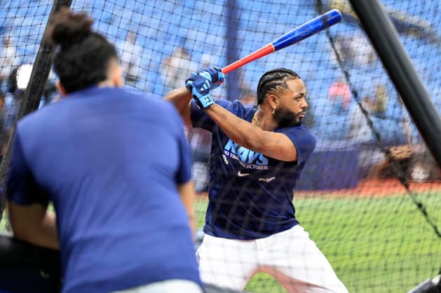 October 3, 2026, St. Petersburg, Florida, USA: Tampa Bay Rays third baseman Junior Caminero (13) batting in the cage during pregame warmups prior to game one of the ALDS for the 2026 MLB, Baseball Herren, USA Playoffs against the New York Yankees on October 3, 2026 at Tropicana Field. The Rays beat the Yankees 1-0. St. Petersburg USA - ZUMAh180 20261003_zsp_h180_012 Copyright: xKimxHukarix