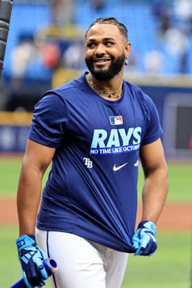 October 3, 2026, St. Petersburg, Florida, USA: Tampa Bay Rays third baseman Junior Caminero (13) during pregame warmups prior to game one of the ALDS for the 2026 MLB, Baseball Herren, USA Playoffs against the New York Yankees on October 3, 2026 at Tropicana Field. The Rays beat the Yankees 1-0. St. Petersburg USA - ZUMAh180 20261003_zsp_h180_006 Copyright: xKimxHukarix