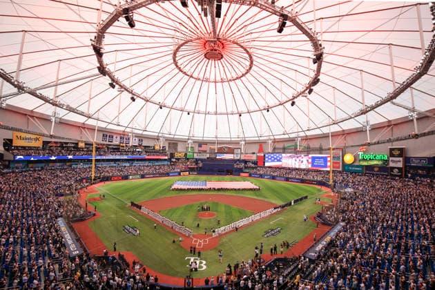 October 3, 2026, St. Petersburg, Florida, USA: A general image of the field during the National Anthem prior to game one of the ALDS for the 2026 MLB, Baseball Herren, USA Playoffs between the Tampa Bay Rays and the New York Yankees on October 3, 2026 at Tropicana Field. The Rays beat the Yankees 1-0. St. Petersburg USA - ZUMAh180 20261003_zsp_h180_069 Copyright: xKimxHukarix