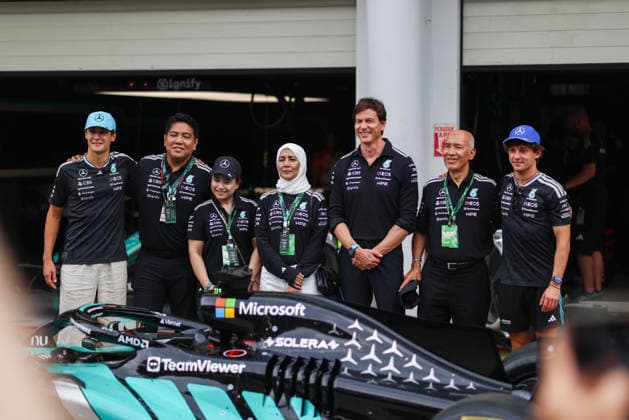 F1 - BAHRAIN GRAND PRIX IN MALAYSIA 2026 WOLFF Toto (aut), Team Principal & CEO of Mercedes AMG F1 Team, RUSSELL George (gbr), Mercedes AMG F1 Team W17, KIMI ANTONELLI Andrea (ita), Mercedes AMG F1 Team W17, portrait during the 2026 Formula 1 Bahrain Grand Prix in Malaysia, 16th round of the 2026 Formula One World Championship, WM, Weltmeisterschaft from October 2 to 4, 2026 on the Sepang International Circuit, in Sepang, Malaysia - SepangMalaysia  Copyright: xANTONINxVINCENTx