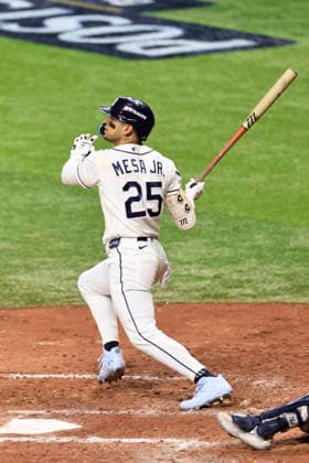 October 3, 2026, St. Petersburg, Florida, USA: Tampa Bay Rays right fielder Victor Mesa Jr. (25) singles to left field in the fourth inning of game one of the ALDS for the 2026 MLB, Baseball Herren, USA Playoffs against the New York Yankees on October 3, 2026 at Tropicana Field. The Rays beat the Yankees 1-0. St. Petersburg USA - ZUMAh180 20261003_zsp_h180_107 Copyright: xKimxHukarix