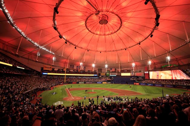 October 3, 2026, St. Petersburg, Florida, USA: The roof glows orange as the Tampa Bay Rays win game one of the ALDS for the 2026 MLB, Baseball Herren, USA Playoffs against the New York Yankees on October 3, 2026 at Tropicana Field. The Rays beat the Yankees 1-0. St. Petersburg USA - ZUMAh180 20261003_zsp_h180_093 Copyright: xKimxHukarix