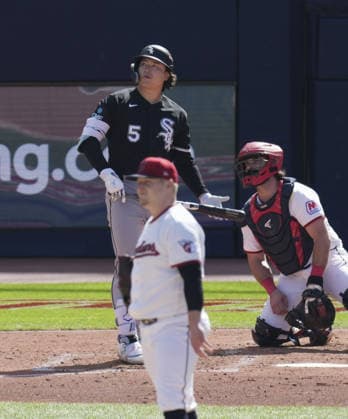 Baseball: Division Series between White Sox and Guardians Chicago White Sox first baseman Munetaka Murakami hits a two-run home run off Cleveland Guardians starter Parker Messick in the fourth inning of Game 1 of the American League Division Series at Progressive Field in Cleveland, Ohio, on Oct. 3, 2026. A14AA0005629857P