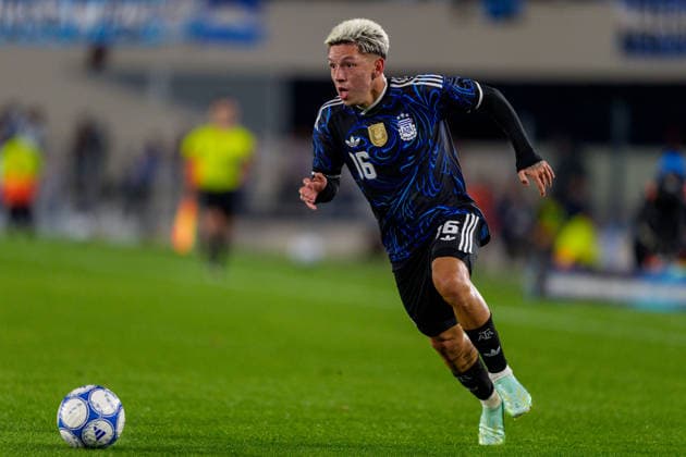 Burkina Faso v Argentina BUENOS AIRES, - OCTOBER 3: Gianluca Prestianni 16 of Argentina dribbles the ball during a game between Burkina Faso and Argentina at Estadio Monumental on October 3, 2026 in Buenos Aires, STATE . Buenos Aires Estadio Monumental Argentnina Copyright: xAndrewxJ.xClark ISIxPhotosx 10001