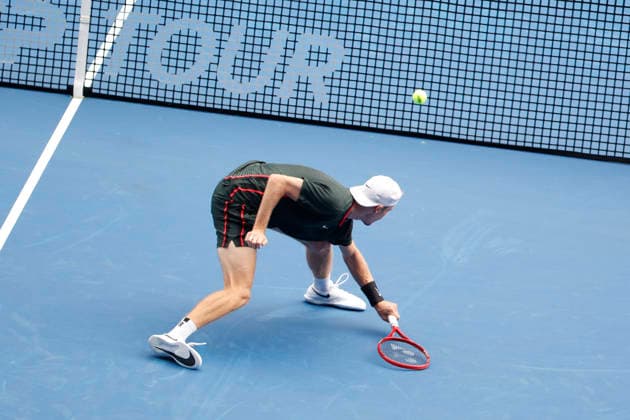 October 4, 2026, Tokyo, Japan: Denis Shapovalov (Canada) returns a shot against Carlos Alcaraz (Spain) during their quarterfinal match at the Kinoshita Group Japan Open Tennis Championships at Ariake Colosseum in Tokyo. Shapovalov suffered an injury, forcing him to retire early in the second set. The tournament runs from September 29 to October 6. Alcaraz won 7-6(3), 2-1 Tokyo Japan - ZUMAm191 20261004_aap_m191_072 Copyright: xRodrigoxReyesxMarinx