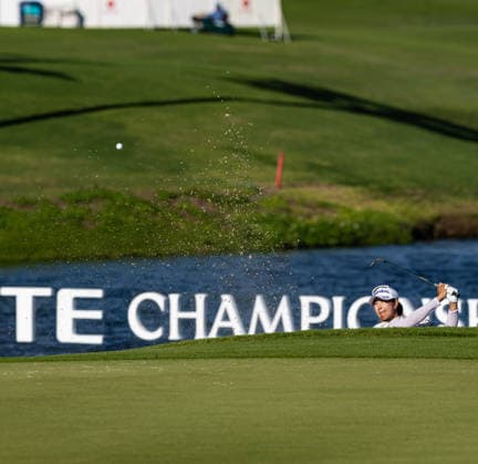 October 3, 2026, Honolulu, Hawaii, USA: A LIM KIM makes a chip shot from a bunker at the 18th green during Round 3 of the 2026 Lotte Championship at Hoakalei Country Club, Ewa Beach, Hawaii, USA. Honolulu USA - ZUMAm310 20261003_zsp_m310_059 Copyright: xElliotxMilesx