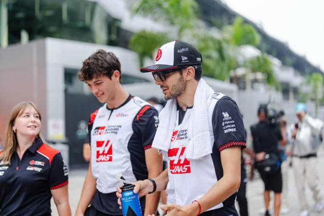 2026 Formula 1 Gulf Air Bahrain Grand Prix - Sepang Esteban Ocon (FRA) of TGR Haas F1 Team is seen during the driver s parade at the 2026 Formula 1 Gulf Air Bahrain Grand Prix in Malaysia at Sepang International Circuit on October 3, 2026. Photo by Tan Jun Da ABACAPRESS.COM Kuala Lumpur Malaysia Copyright: xJunxDaxTan ABACAx