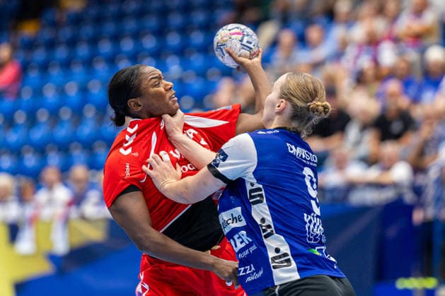 L R Aissatou Kouyate (HC Podravka), 19, in a one-on-one battle with Nieke Kuehne (HSG Blomberg Lippe), 09 GER, HSG Blomberg Lippe vs. HC Podravka, Handball, EHF Champions League Women, Group Stage, 2026–2027 Season, October 3, 2026, GER, HSG Blomberg Lippe vs. HC Podravka, Handball, EHF Champions League Women, Group Stage, 2026–2027 Season, October 3, 2026, Lemgo Copyright: xEibner-Pressefoto JanxRollingerx EP_JSK