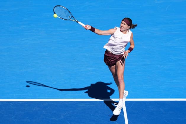 (261004) -- BEIJING, Oct. 4, 2026 -- Nikola Bartunkova competes during the women s singles round of 32 match between Aryna Sabalenka of Belarus and Nikola Bartunkova of the Czech Republic at 2026 China Open tennis tournament in Beijing, China, Oct. 4, 2026. ) (SP)CHINA-BEIJING-TENNIS-CHINA OPEN-WOMEN S SINGLES(CN) JuxHuanzong 