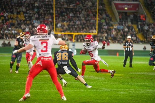 Keyshawn Smith of the Potsdam Royals, No. 15, during an offensive play by the Potsdam Royals against the Dresden Monarchs, American football, German Football League, GFL Bowl, 2026 season, October 3, 2026, Dresden Monarchs vs. Potsdam Royals, American football, German Football League, GFL Bowl, 2026 season, October 3, 2026, Dresden Copyright: xEibner-Pressefoto PiaxSchindlerx EP_PSR