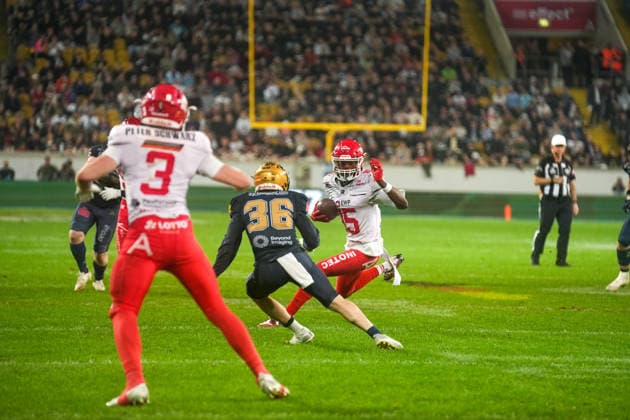 Keyshawn Smith of the Potsdam Royals, No. 15, during an offensive play by the Potsdam Royals against the Dresden Monarchs, American football, German Football League, GFL Bowl, 2026 season, October 3, 2026, Dresden Monarchs vs. Potsdam Royals, American football, German Football League, GFL Bowl, 2026 season, October 3, 2026, Dresden Copyright: xEibner-Pressefoto PiaxSchindlerx EP_PSR