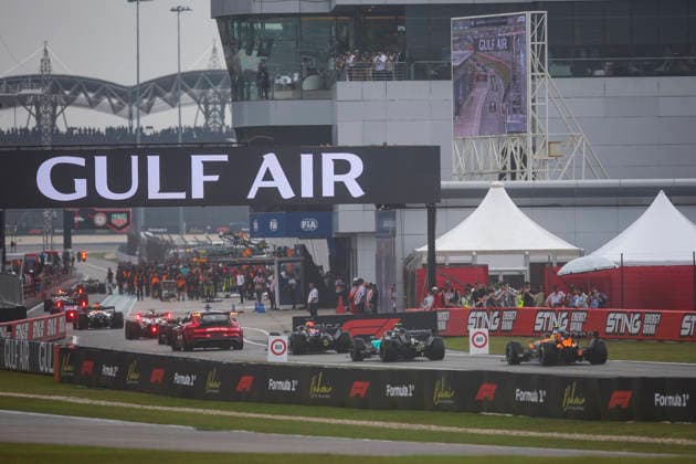 F1 - BAHRAIN GRAND PRIX IN MALAYSIA 2026 Race suspended, cars entering in the pit lane, Safety car, 12 KIMI ANTONELLI Andrea (ita), Mercedes AMG F1 Team W17, action during the 2026 Formula 1 Bahrain Grand Prix in Malaysia, 16th round of the 2026 Formula One World Championship, WM, Weltmeisterschaft from October 2 to 4, 2026 on the Sepang International Circuit, in Sepang, Malaysia - SepangMalaysia  Copyright: xXavixBonillax