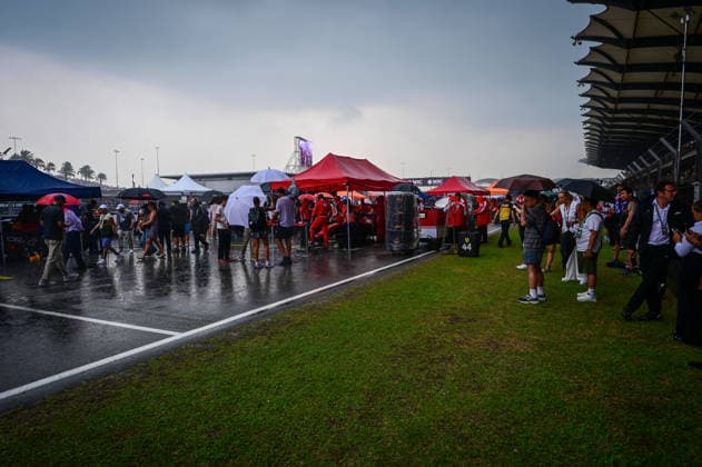Grid during Raceday of Saturday of Formula 1 Gulf Air Bahrain Grand Prix in Malaysia 2026 at Sepang International Circuit in Sepang, Malaysia. Round 16 of 23 of the 2026 FIA Formula One World Championship, WM, Weltmeisterschaft held October 2-4, 2026. The race was relocated from Bahrain to Malaysia and held at Sepang International Circuit. Formula 1 Gulf Air Bahrain Grand Prix in Malaysia 2026 - Round 16 of 23 - Sepang International Circuit, Sepang, Malaysia F1-2026-R04-BHR