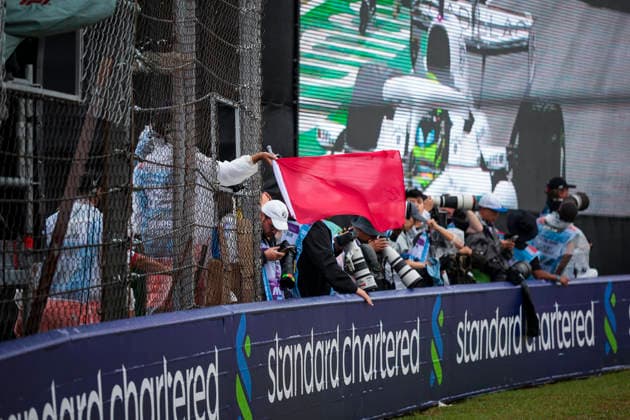 F1 - BAHRAIN GRAND PRIX IN MALAYSIA 2026 Red Flag during the 2026 Formula 1 Bahrain Grand Prix in Malaysia, 16th round of the 2026 Formula One World Championship, WM, Weltmeisterschaft from October 2 to 4, 2026 on the Sepang International Circuit, in Sepang, Malaysia - SepangMalaysia  Copyright: xEricxAlonsox