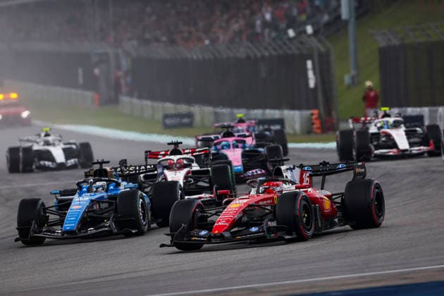 F1 - BAHRAIN GRAND PRIX IN MALAYSIA 2026 Start of the race, 16 LECLERC Charles (mco), Scuderia Ferrari SF-26, action during the 2026 Formula 1 Bahrain Grand Prix in Malaysia, 16th round of the 2026 Formula One World Championship, WM, Weltmeisterschaft from October 2 to 4, 2026 on the Sepang International Circuit, in Sepang, Malaysia - SepangMalaysia  Copyright: xANTONINxVINCENTx