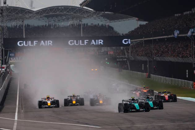 F1 - BAHRAIN GRAND PRIX IN MALAYSIA 2026 Start of the race, 12 KIMI ANTONELLI Andrea (ita), Mercedes AMG F1 Team W17, 63 RUSSELL George (gbr), Mercedes AMG F1 Team W17, action during the 2026 Formula 1 Bahrain Grand Prix in Malaysia, 16th round of the 2026 Formula One World Championship, WM, Weltmeisterschaft from October 2 to 4, 2026 on the Sepang International Circuit, in Sepang, Malaysia - SepangMalaysia Copyright: xANTONINxVINCENTx