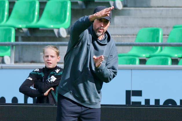 Hannover 96 coach Sandro Wagner gestures during the friendly match between Hannover 96 and SC Verl, Heinz von Heiden Arena on October 3, 2026, in Hannover, Germany. Photo by Marco Steinbrenner, DeFodi Images. Coach Sandro Wagner of Hannover 96 gestures during the friendly match between Hannover 96 and SC Verl at Heinz von Heiden Arena on October 3, 2026 in Hannover, Germany. Photo by Marco Steinbrenner, DeFodi Images. Photo by Marco Steinbrenner, DeFodi Images.