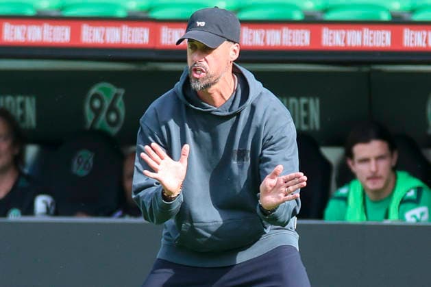 Hannover 96 coach Sandro Wagner gestures during the friendly match between Hannover 96 and SC Verl, Heinz von Heiden Arena on October 3, 2026, in Hannover, Germany. Photo by Marco Steinbrenner, DeFodi Images. Coach Sandro Wagner of Hannover 96 gestures during the friendly match between Hannover 96 and SC Verl at Heinz von Heiden Arena on October 3, 2026 in Hannover, Germany. Photo by Marco Steinbrenner, DeFodi Images. Photo by Marco Steinbrenner, DeFodi Images.