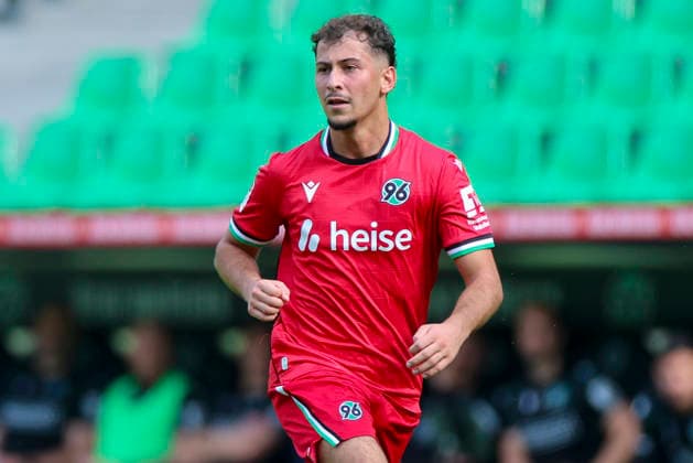 Taycan Ectibasi of Hannover 96 watches during the friendly match between Hannover 96 and SC Verl, Heinz von Heiden Arena on October 3, 2026, in Hanover, Germany. Photo by Marco Steinbrenner, DeFodi Images. Taycan Ectibasi of Hannover 96 looks on during the friendly match between Hannover 96 and SC Verl at Heinz von Heiden Arena on October 3, 2026 in Hanover, Germany. Photo by Marco Steinbrenner, DeFodi Images. Photo by Marco Steinbrenner, DeFodi Images.