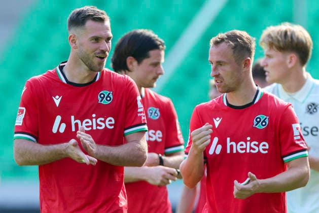 Boris Tomiak of Hannover 96 and Maurice Neubauer of Hannover 96 chat during the friendly match between Hannover 96 and SC Verl, Heinz von Heiden Arena on October 3, 2026, in Hannover, Germany. Photo by Marco Steinbrenner, DeFodi Images. Boris Tomiak of Hannover 96 and Maurice Neubauer of Hannover 96 talk together during the friendly match between Hannover 96 and SC Verl at Heinz von Heiden Arena on October 3, 2026 in Hannover, Germany. Photo by Marco Steinbrenner, DeFodi Images. Photo by Marco Steinbrenner, DeFodi Images.