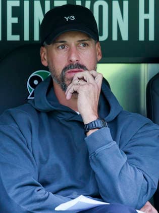 Hannover 96 coach Sandro Wagner looks disappointed during the friendly match between Hannover 96 and SC Verl, Heinz von Heiden Arena on October 3, 2026, in Hannover, Germany. Photo by Marco Steinbrenner, DeFodi Images. Coach Sandro Wagner of Hannover 96 looks dejected during the friendly match between Hannover 96 and SC Verl at Heinz von Heiden Arena on October 3, 2026 in Hannover, Germany. Photo by Marco Steinbrenner, DeFodi Images. Photo by Marco Steinbrenner, DeFodi Images