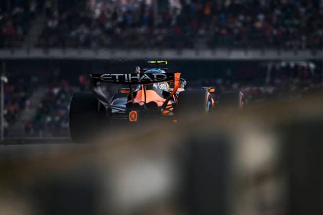 F1 - BAHRAIN GRAND PRIX IN MALAYSIA 2026 01 NORRIS Lando (gbr), McLaren F1 Team MCL40, action during the 2026 Formula 1 Bahrain Grand Prix in Malaysia, 16th round of the 2026 Formula One World Championship, WM, Weltmeisterschaft from October 2 to 4, 2026 on the Sepang International Circuit, in Sepang, Malaysia - SepangMalaysia  Copyright: xALBERTOxVIMERCATIx