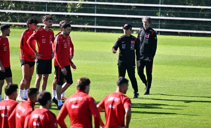 Turkish national team, Nationalteam trains in Liege ahead of Italy match LIEGE, BELGIUM - OCTOBER 04: Head coach Vincenzo Montella leads the Turkish National Football Team during their final training session at the SL16 Football Campus ahead of an upcoming match against Italy, in Liege, Belgium on October 04, 2026. Dursun Aydemir Anadolu Liege Belgium. Editorial use only. Please get in touch for any other usage.  Copyright: x2026xAnadoluxDursunxAydemirx
