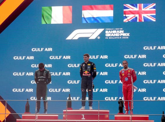 2026 Formula 1 Gulf Air Bahrain Grand Prix, October 4, 2026, Sepang International Circuit, Kuala Lumpur, 2026 Formula 1 Gulf Air Bahrain Grand Prix, Podium, Winner: Max Verstappen (NLD), Oracle Red Bull Racing, 2nd place: Andrea Kimi Antonelli (ITA), Mercedes AMG Petronas Formula One Team; 3rd place: Lewis Hamilton (GBR), Scuderia Ferrari HP; Kuala Lumpur, Sepang International Circuit, Malaysia Copyright: xNordphotox xBraticx