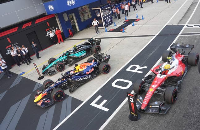 2026 Formula 1 Gulf Air Bahrain Grand Prix, October 4, 2026, Sepang International Circuit, Kuala Lumpur; 2026 Formula 1 Gulf Air Bahrain Grand Prix, Winner: Max Verstappen (NLD), Oracle Red Bull Racing, 2nd place: Andrea Kimi Antonelli (ITA), Mercedes AMG Petronas Formula One Team; 3rd place: Lewis Hamilton (GBR), Scuderia Ferrari HP; Kuala Lumpur, Sepang International Circuit, Malaysia Copyright: xNordphotox xBraticx
