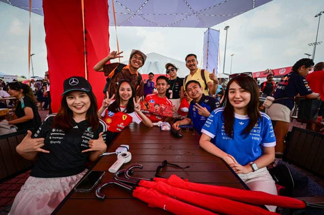 IPA89293092 - Fanzone Area on Race Day, Saturday, of the 2026 Formula 1 Gulf Air Bahrain Grand Prix in Malaysia at the Sepang International Circuit in Sepang, Malaysia. Round 16 of 23 of the 2026 FIA Formula One World Championship, WM, Weltmeisterschaft held October 2–4, 2026. The race was moved from Bahrain to Malaysia and held at the Sepang International Circuit during the 2026 Formula 1 Gulf Air Bahrain Grand Prix in Malaysia—Round 16 of 23—at the Sepang International Circuit in Sepang, Malaysia, as part of the Formula 1 Championship on October 4, 2026.  Copyright: xSrinivasaxKrishnanx xAlessioxDexMarcox xAvens-images.com AvensImages IPAxSportx xx IPA89293092