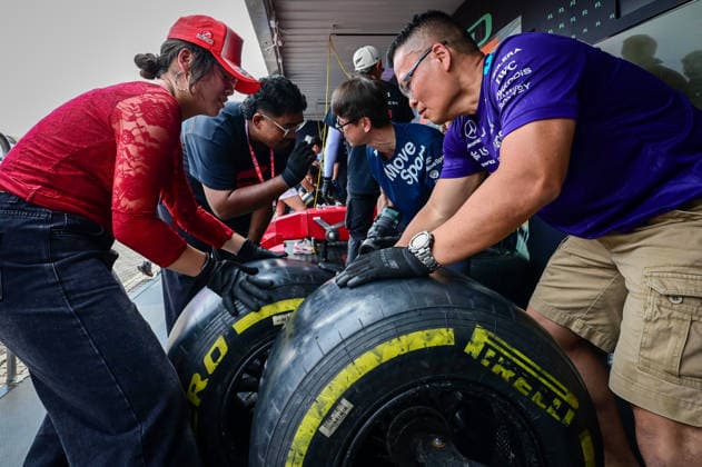 IPA89293056 - Fanzone Area on Race Day, Saturday, of the 2026 Formula 1 Gulf Air Bahrain Grand Prix in Malaysia at the Sepang International Circuit in Sepang, Malaysia. Round 16 of 23 of the 2026 FIA Formula One World Championship, WM, Weltmeisterschaft held October 2–4, 2026. The race was moved from Bahrain to Malaysia and held at the Sepang International Circuit during the 2026 Formula 1 Gulf Air Bahrain Grand Prix in Malaysia—Round 16 of 23—at the Sepang International Circuit in Sepang, Malaysia, as part of the Formula 1 Championship on October 4, 2026.  Copyright: xSrinivasaxKrishnanx xAlessioxDexMarcox xAvens-images.com AvensImages IPAxSportx xx IPA89293056