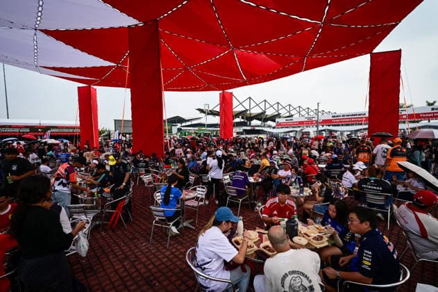 IPA89293058 - Fanzone Area on Race Day (Saturday) of the 2026 Formula 1 Gulf Air Bahrain Grand Prix in Malaysia at the Sepang International Circuit in Sepang, Malaysia. Round 16 of 23 of the 2026 FIA Formula One World Championship, WM, Weltmeisterschaft held October 2–4, 2026. The race was moved from Bahrain to Malaysia and held at the Sepang International Circuit during the 2026 Formula 1 Gulf Air Bahrain Grand Prix in Malaysia—Round 16 of 23—at the Sepang International Circuit in Sepang, Malaysia, as part of the Formula 1 Championship on October 4, 2026.  Copyright: xSrinivasaxKrishnanx xAlessioxDexMarcox xAvens-images.com AvensImages IPAxSportx xx IPA89293058