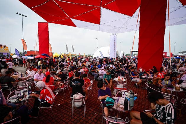 IPA89293063 - Fanzone Area on Race Day (Saturday) of the 2026 Formula 1 Gulf Air Bahrain Grand Prix in Malaysia at the Sepang International Circuit in Sepang, Malaysia. Round 16 of 23 of the 2026 FIA Formula One World Championship, WM, Weltmeisterschaft held October 2–4, 2026. The race was moved from Bahrain to Malaysia and held at the Sepang International Circuit during the 2026 Formula 1 Gulf Air Bahrain Grand Prix in Malaysia—Round 16 of 23—at the Sepang International Circuit in Sepang, Malaysia, as part of the Formula 1 Championship on October 4, 2026.  Copyright: xSrinivasaxKrishnanx xAlessioxDexMarcox xAvens-images.com AvensImages IPAxSportx xx IPA89293063