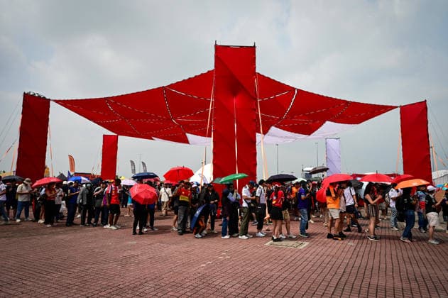 IPA89293064 - Fanzone Area on Race Day (Saturday) of the 2026 Formula 1 Gulf Air Bahrain Grand Prix in Malaysia at the Sepang International Circuit in Sepang, Malaysia. Round 16 of 23 of the 2026 FIA Formula One World Championship, WM, Weltmeisterschaft held October 2–4, 2026. The race was moved from Bahrain to Malaysia and held at the Sepang International Circuit during the 2026 Formula 1 Gulf Air Bahrain Grand Prix in Malaysia—Round 16 of 23—at the Sepang International Circuit in Sepang, Malaysia, as part of the Formula 1 Championship on October 4, 2026.  Copyright: xSrinivasaxKrishnanx xAlessioxDexMarcox xAvens-images.com AvensImages IPAxSportx xx IPA89293064
