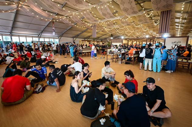 IPA89293066 - Fanzone Area on Race Day, Saturday, of the 2026 Formula 1 Gulf Air Bahrain Grand Prix in Malaysia at the Sepang International Circuit in Sepang, Malaysia. Round 16 of 23 of the 2026 FIA Formula One World Championship, WM, Weltmeisterschaft held October 2–4, 2026. The race was moved from Bahrain to Malaysia and held at the Sepang International Circuit during the 2026 Formula 1 Gulf Air Bahrain Grand Prix in Malaysia—Round 16 of 23—at the Sepang International Circuit in Sepang, Malaysia, as part of the Formula 1 Championship on October 4, 2026.  Copyright: xSrinivasaxKrishnanx xAlessioxDexMarcox xAvens-images.com AvensImages IPAxSportx xx IPA89293066