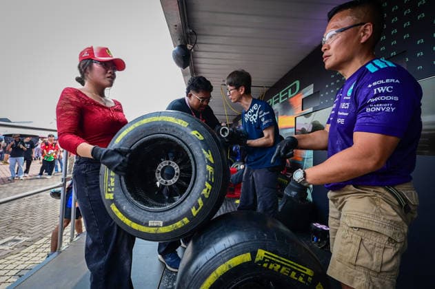 IPA89293071 - Fanzone Area on Race Day (Saturday) of the 2026 Formula 1 Gulf Air Bahrain Grand Prix in Malaysia at the Sepang International Circuit in Sepang, Malaysia. Round 16 of 23 of the 2026 FIA Formula One World Championship, WM, Weltmeisterschaft held October 2–4, 2026. The race was moved from Bahrain to Malaysia and held at the Sepang International Circuit during the 2026 Formula 1 Gulf Air Bahrain Grand Prix in Malaysia—Round 16 of 23—at the Sepang International Circuit in Sepang, Malaysia, as part of the Formula 1 Championship on October 4, 2026.  Copyright: xSrinivasaxKrishnanx xAlessioxDexMarcox xAvens-images.com AvensImages IPAxSportx xx IPA89293071