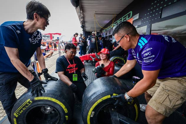 IPA89293081 - Fanzone Area on Race Day (Saturday) of the 2026 Formula 1 Gulf Air Bahrain Grand Prix in Malaysia at the Sepang International Circuit in Sepang, Malaysia. Round 16 of 23 of the 2026 FIA Formula One World Championship, WM, Weltmeisterschaft held October 2–4, 2026. The race was relocated from Bahrain to Malaysia and held at the Sepang International Circuit during the 2026 Formula 1 Gulf Air Bahrain Grand Prix in Malaysia—Round 16 of 23—at the Sepang International Circuit in Sepang, Malaysia, as part of the Formula 1 Championship on October 4, 2026.  Copyright: xSrinivasaxKrishnanx xAlessioxDexMarcox xAvens-images.com AvensImages IPAxSportx xx IPA89293081