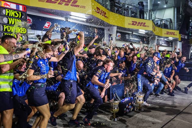 SEPANG, SGR - OCTOBER 04: Max Verstappen of Netherlands and Oracle Red Bull Racing celebrate with team members after winning the race of the Formula 1 Gulf Air Bahrain Grand Prix on October 04, 2026 held at Sepang International Circuit in Sepang, Malaysia. (Photo by Hazrin Yeob Men Shah Icon Sportswire) AUTO: OCT 04 F1 Bahrain Grand Prix in Malaysia EDITORIAL USE ONLY Icon37826100416128