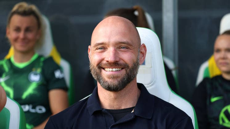 VfL vs. HSV, Women s Bundesliga, Wolfsburg, October 4, 2026, Soccer, Women, Google Pixel Bundesliga, 2026–2027 Season, VfL Wolfsburg vs. Hamburger SV, Head Coach Stephan Lerch, VfL Wolfsburg, AOK Stadium, Lower Saxony, Germany